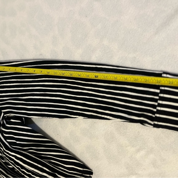 Marimekko Oksilla Piccolo Stripe Jacket. Off-White, Black - Picture 10 of 15